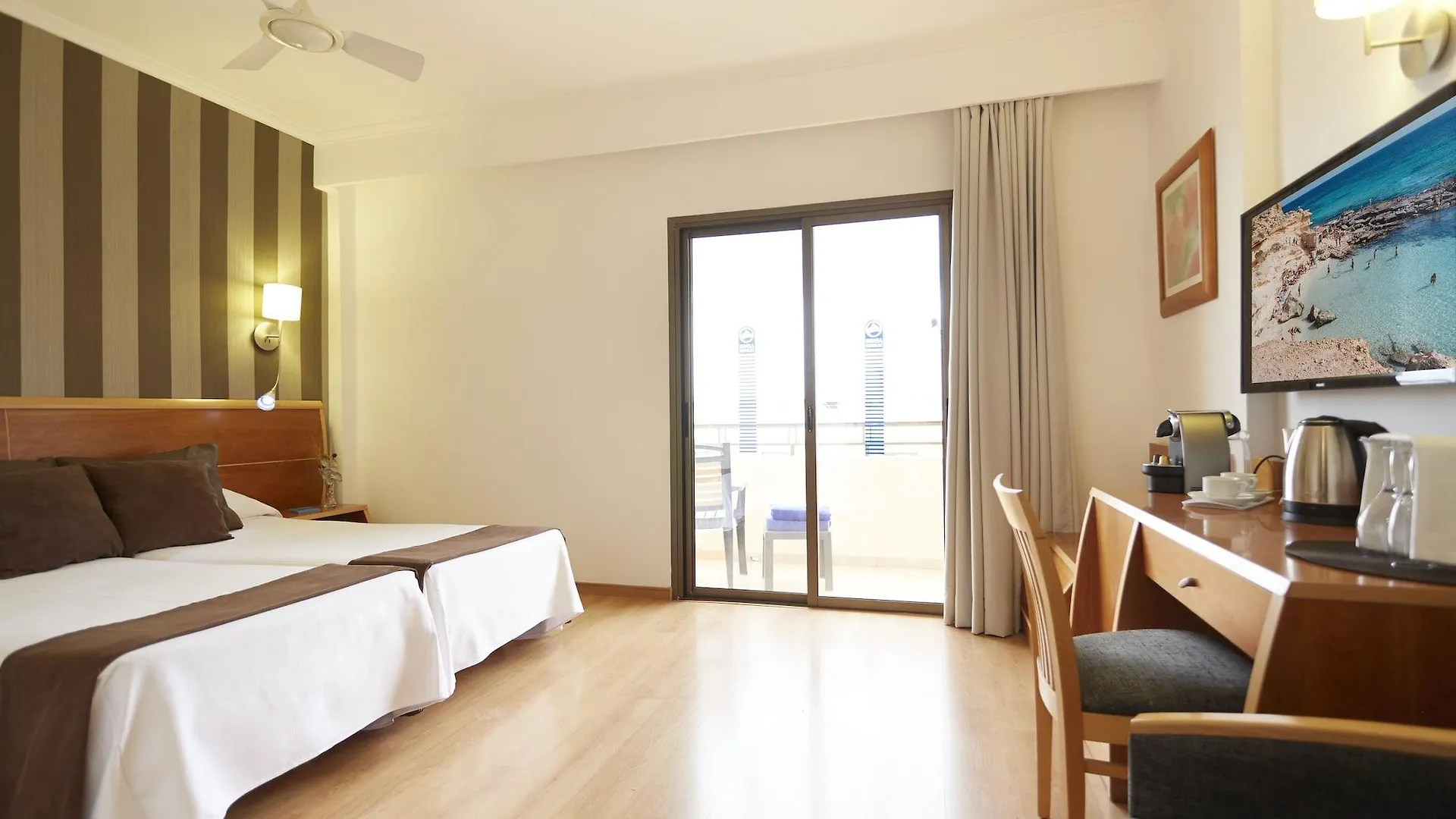 Invisa Hotel La Cala (Adults Only) Santa Eularia des Riu