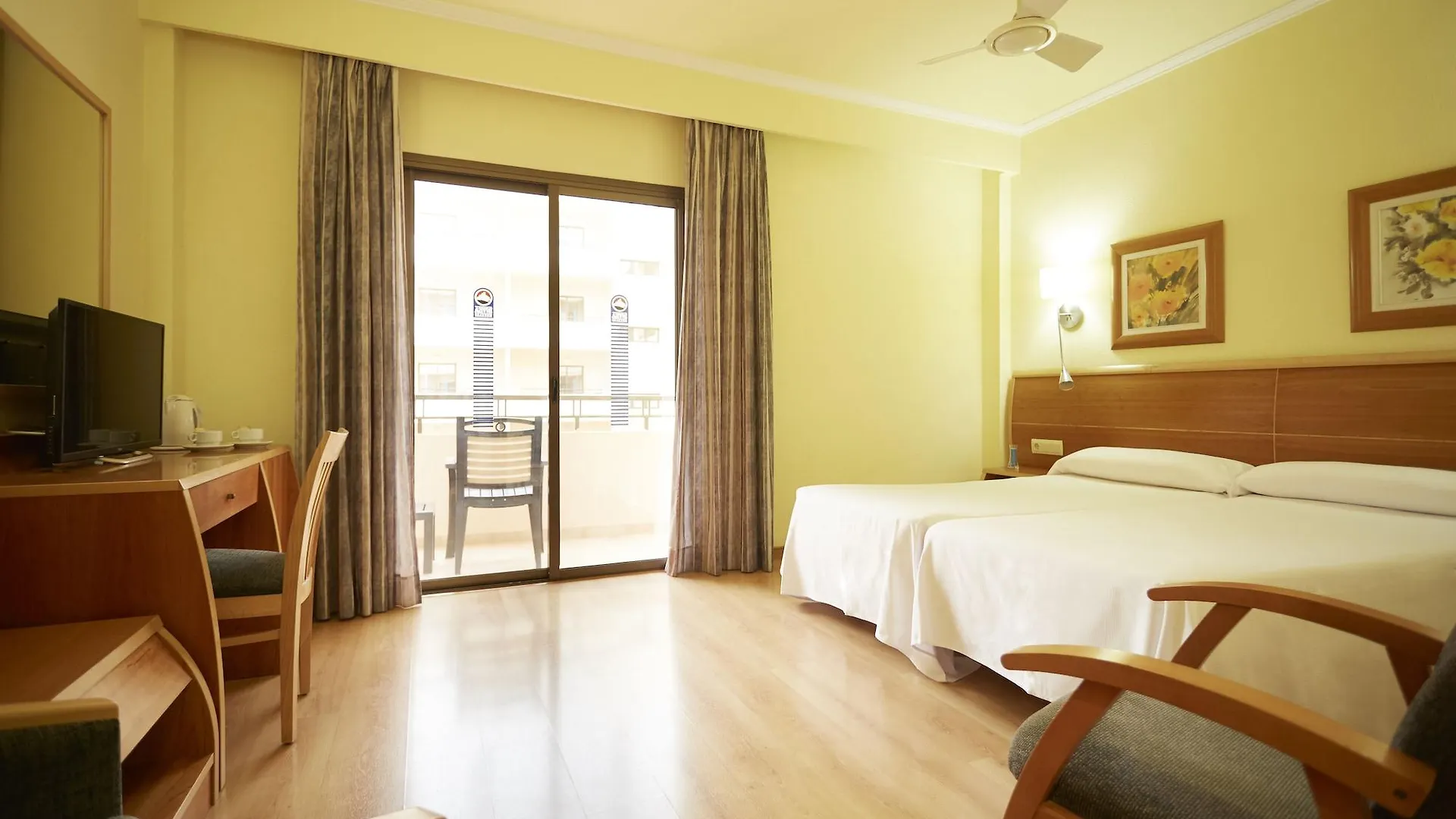 Invisa Hotel La Cala (Adults Only) Santa Eularia des Riu